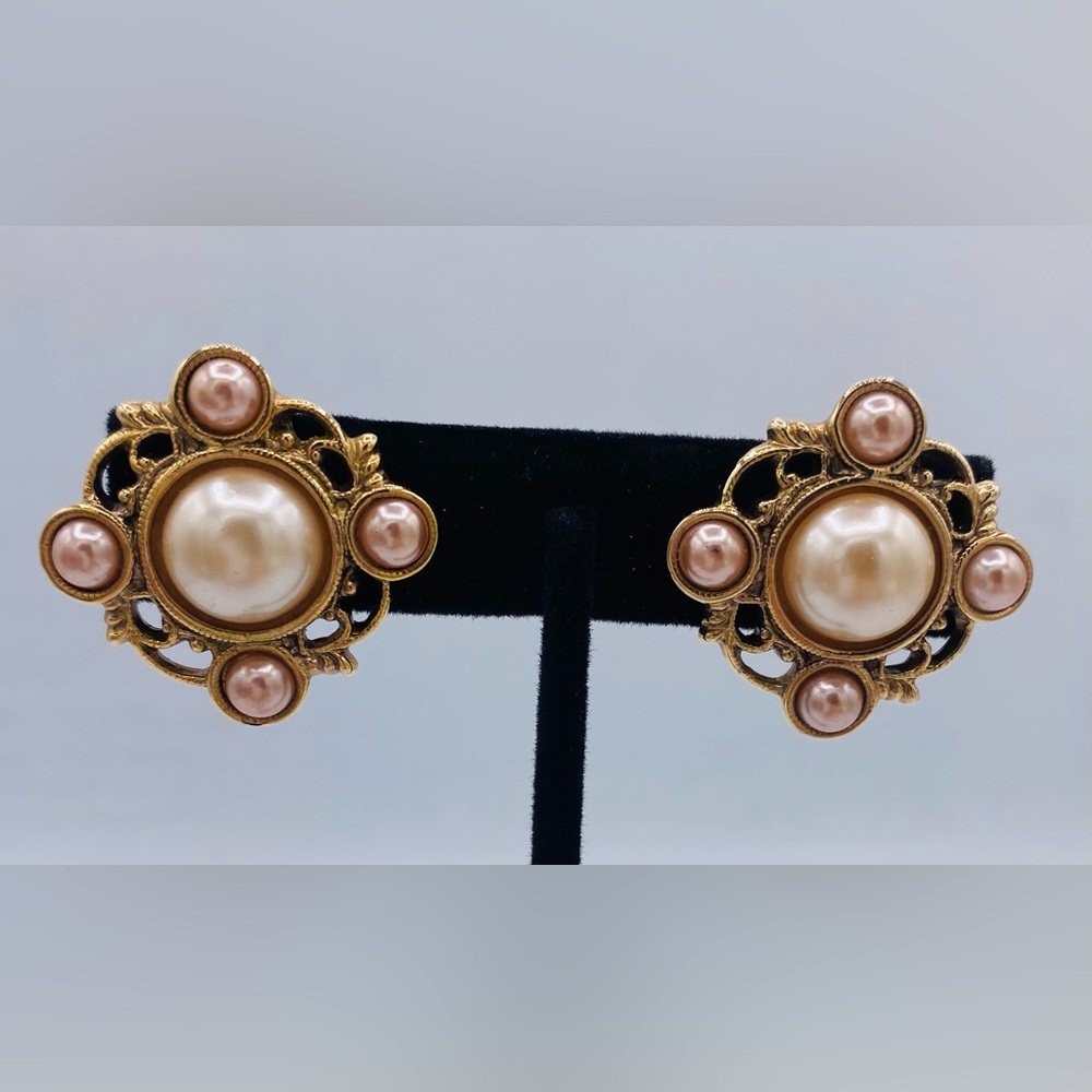 Vintage Gold Tone With Cream And Champagne Faux Pearls Clip On Earrings